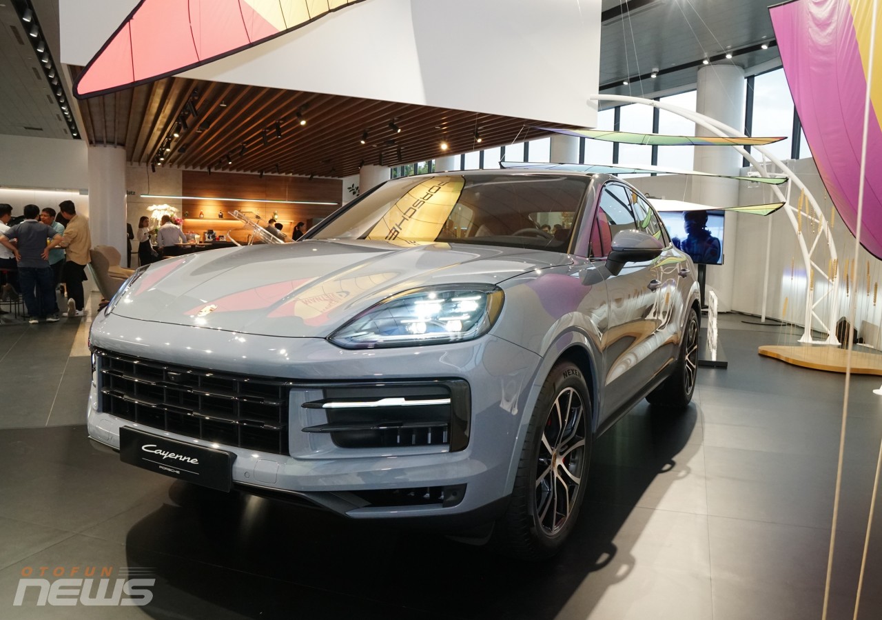 Cận cảnh Porsche Cayenne 2024 S Coupe tại Việt Nam