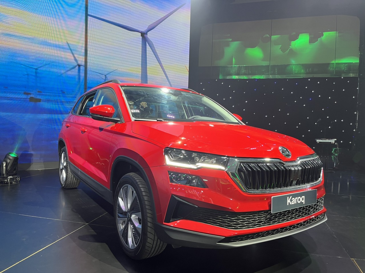 Skoda Karoq 2023, vừa ra mắt 23/9, giá lăn bánh dao động 1,14-1,24 tỷ đồng tại Hà Nội