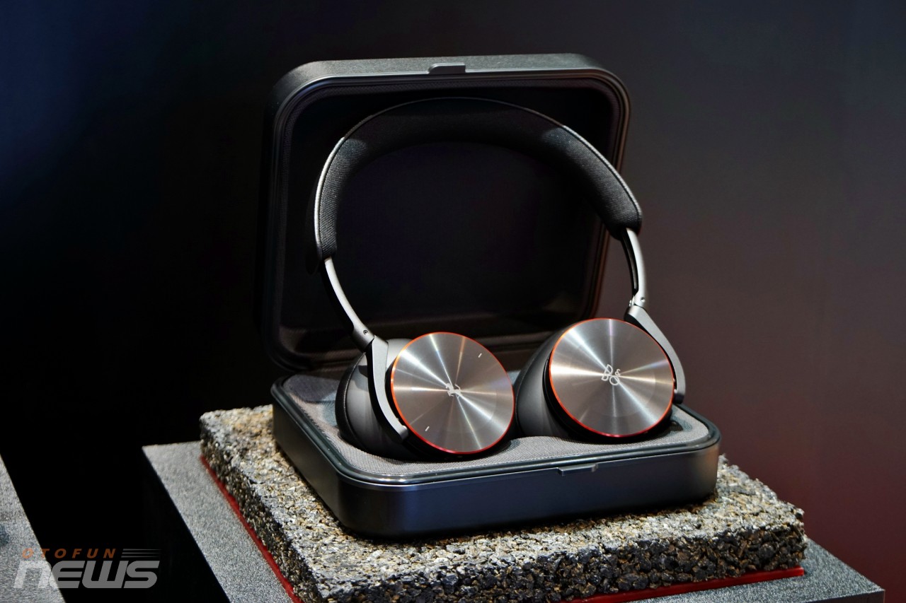 Tai nghe B&O Beoplay H95 Ferrari Edition