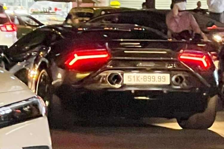 Lamborghini Huracan Tecnica đeo biển "tứ quý 9" giá 2,74 tỷ