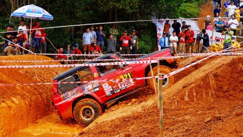 [PVOIL VOC 2023] Đội đua 321 vô địch hạng SUV Nâng cao