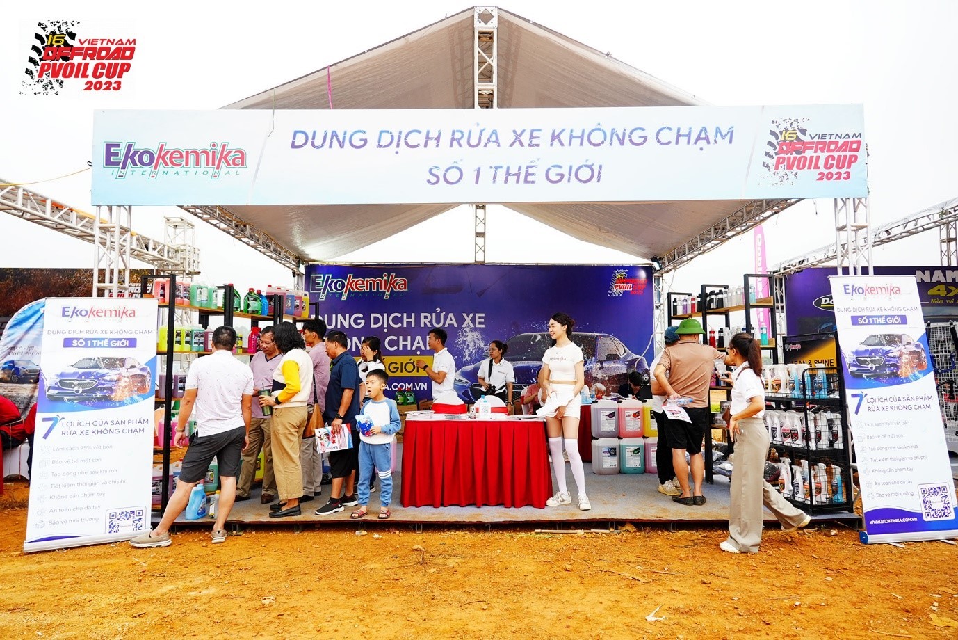 [PVOIL VOC 2023] EKOKEMIKA Việt Nam tài trợ rửa xe miễn phí tại giải đua