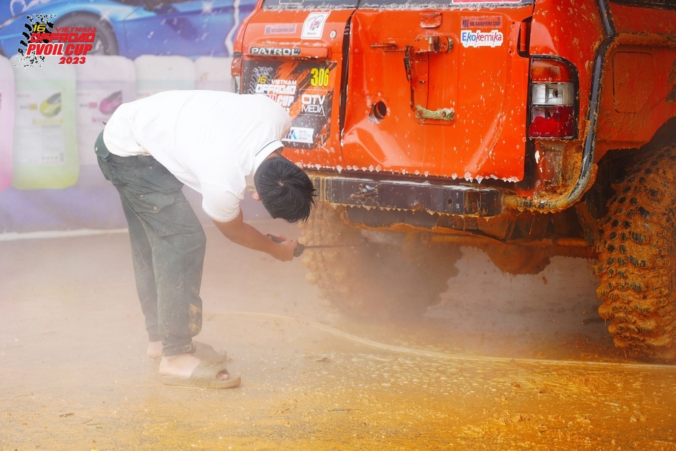 [PVOIL VOC 2023] EKOKEMIKA Việt Nam tài trợ rửa xe miễn phí tại giải đua