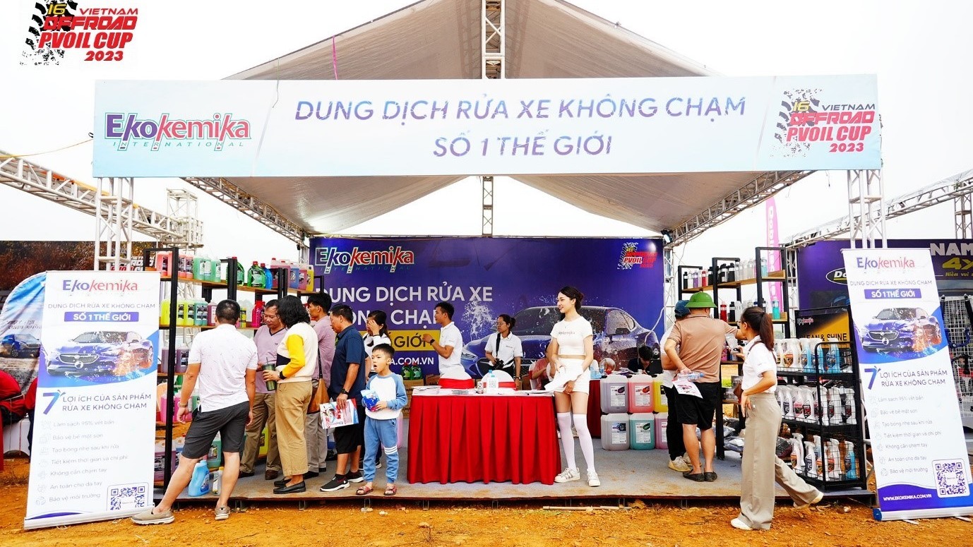 [PVOIL VOC 2023] Ekokemika Việt Nam tài trợ rửa xe miễn phí tại giải đua