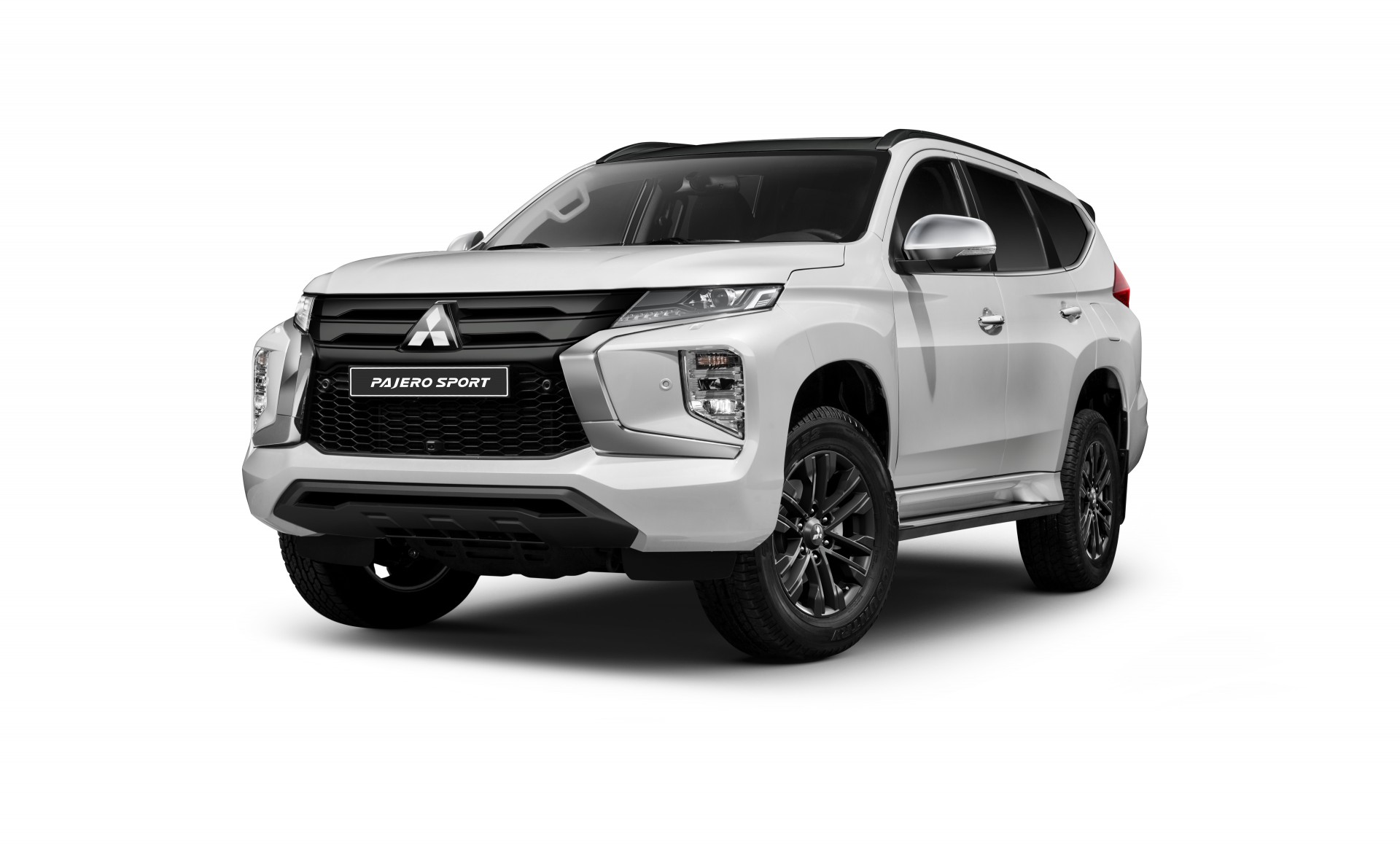 Mitsubishi Pajero có bản hai tông màu mới, tăng trang bị giá không đổi