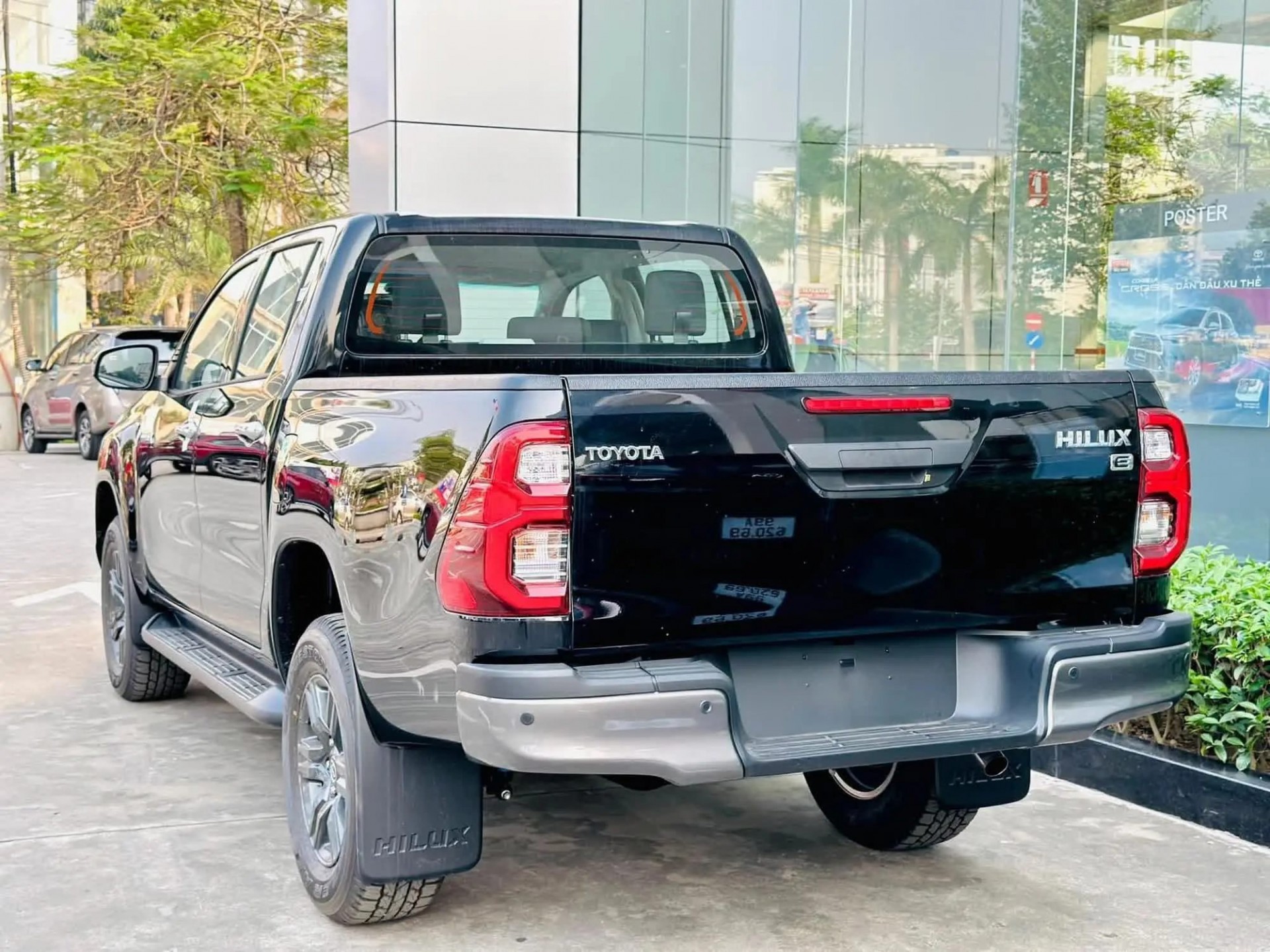 Đại lý nhận cọc Toyota Hilux 2024 tại Việt Nam, giá bán dự kiến rẻ hơn trăm triệu so với trước