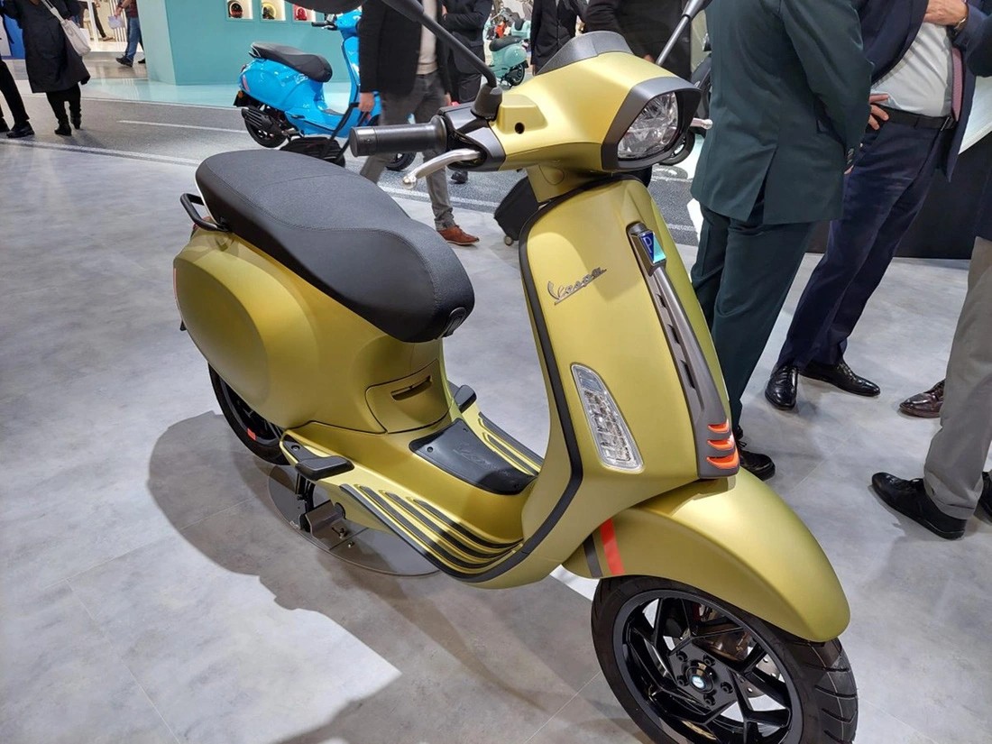 Cận cảnh Vespa Primavera và Sprint S 2024 vừa được ra mắt