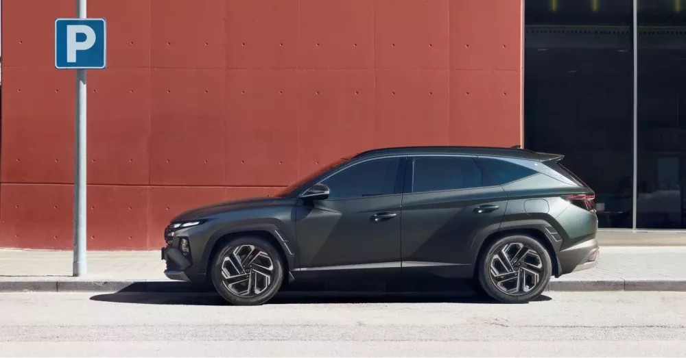Hyundai Tucson 2024 chính thức lộ diện với màn hình cong