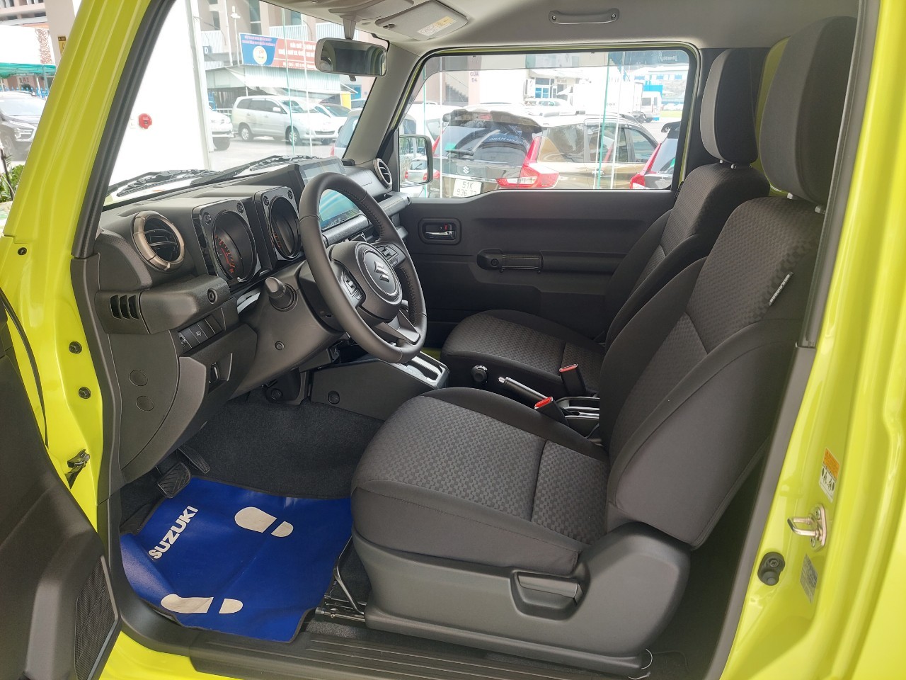 Lô xe Suzuki Jimny 2024 có mặt tại đại lý, chờ ngày ra mắt