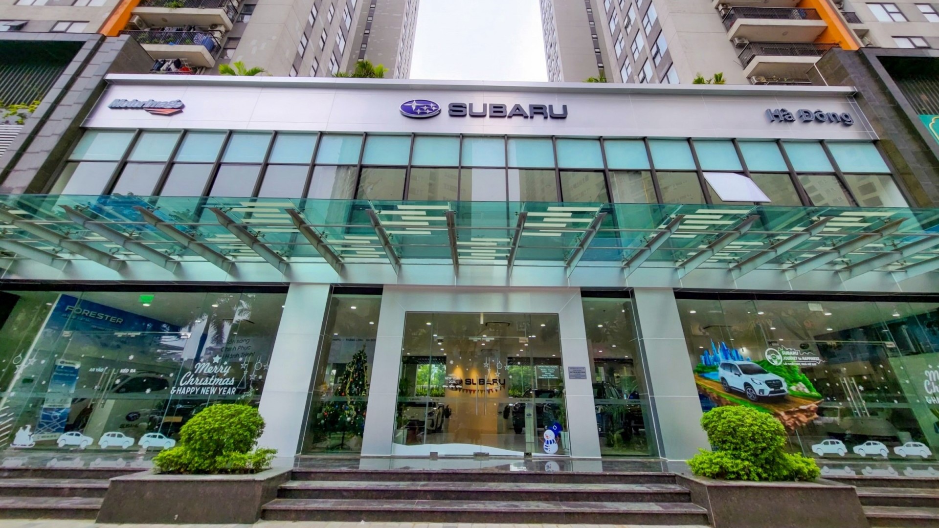 Subaru khánh thành showroom mới tại Hà Đông