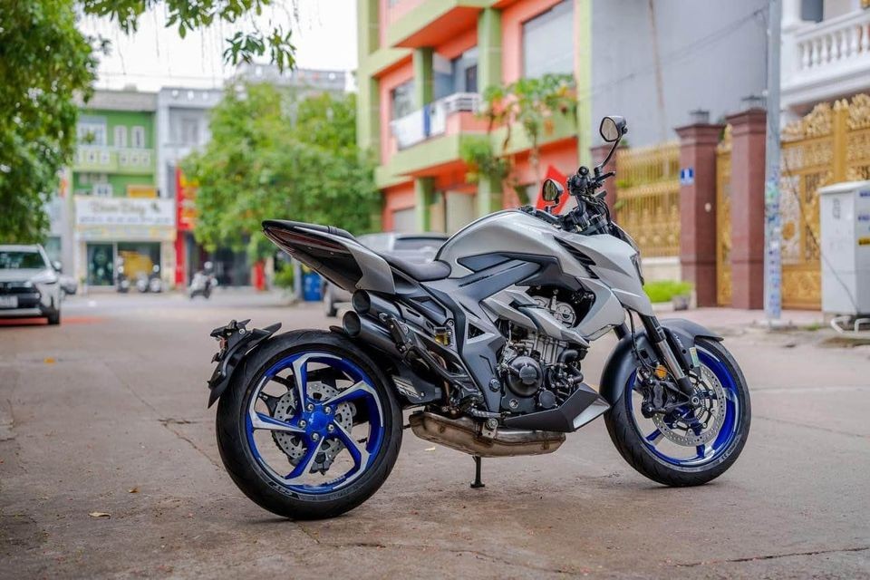 Zontes 350R1 - Mô tô Trung Quốc có giá 96 triệu đồng tại Việt Nam