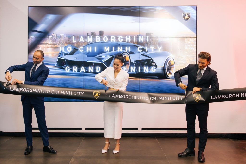 Lamborghini chính thức khai trương showroom tại TP HCM