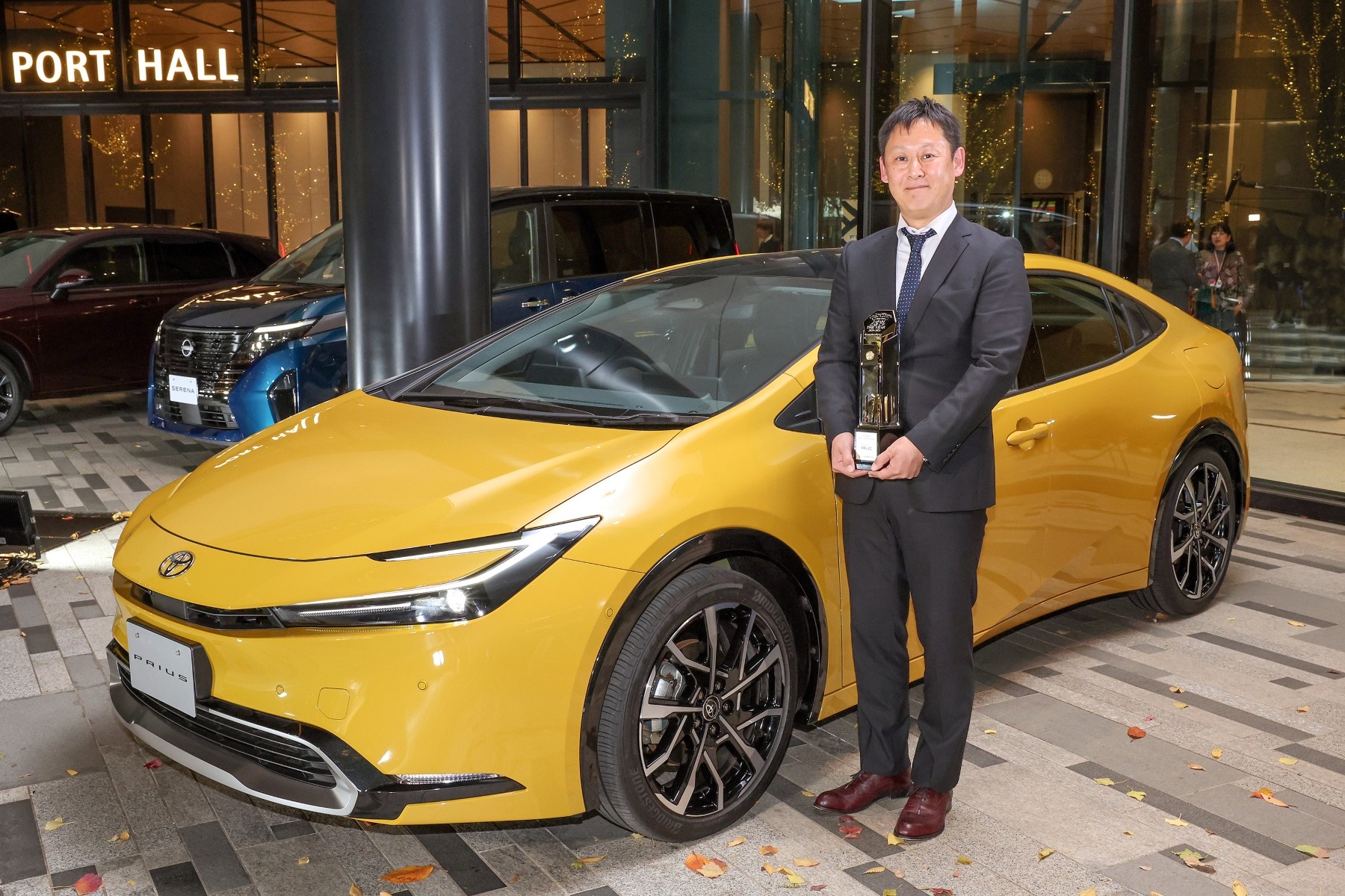 Toyota Prius thế hệ mới thắng giải xe của năm 2024 tại Nhật Bản