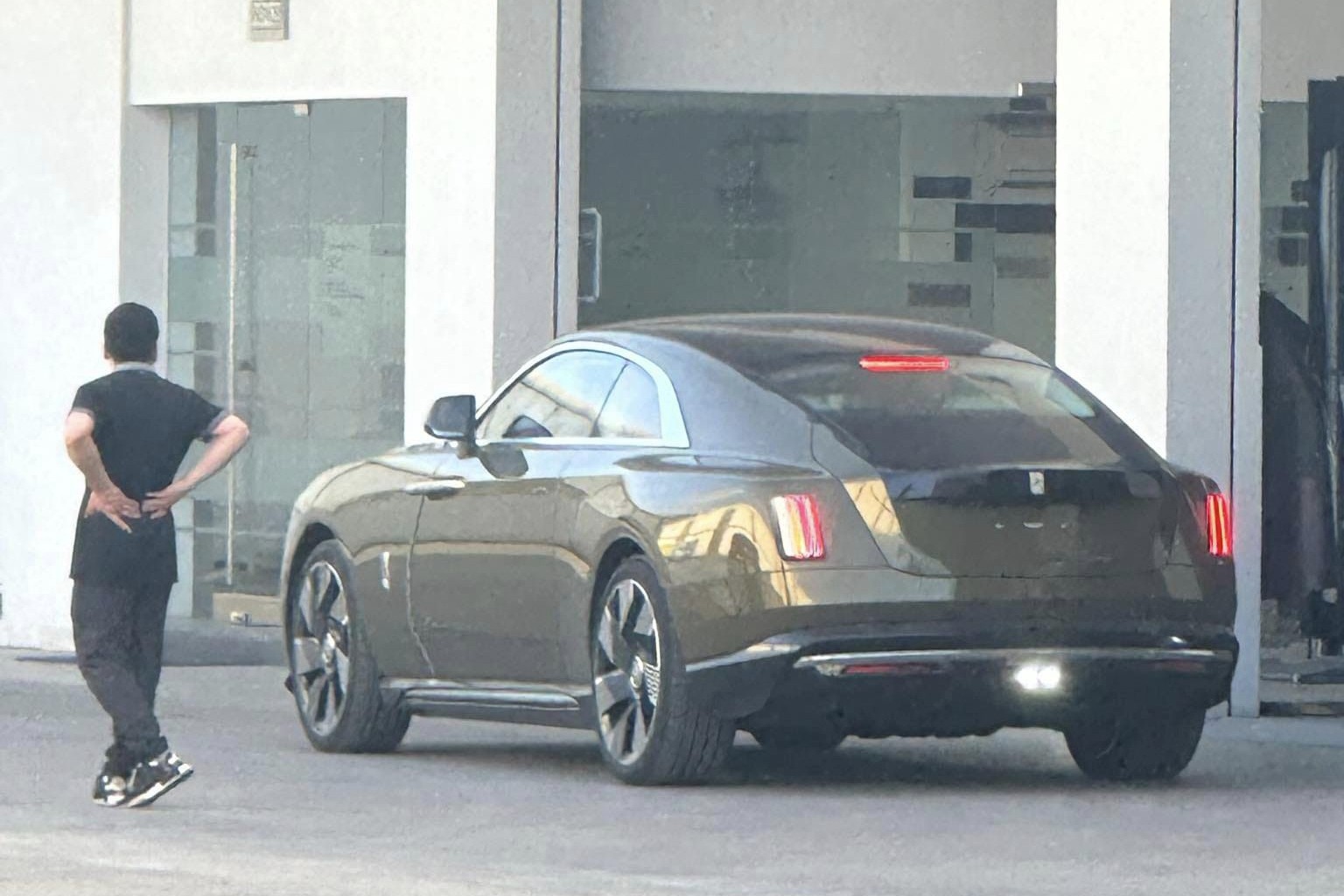 Xe siêu sang chạy điện Rolls-Royce Spectre âm thầm có mặt tại Việt Nam