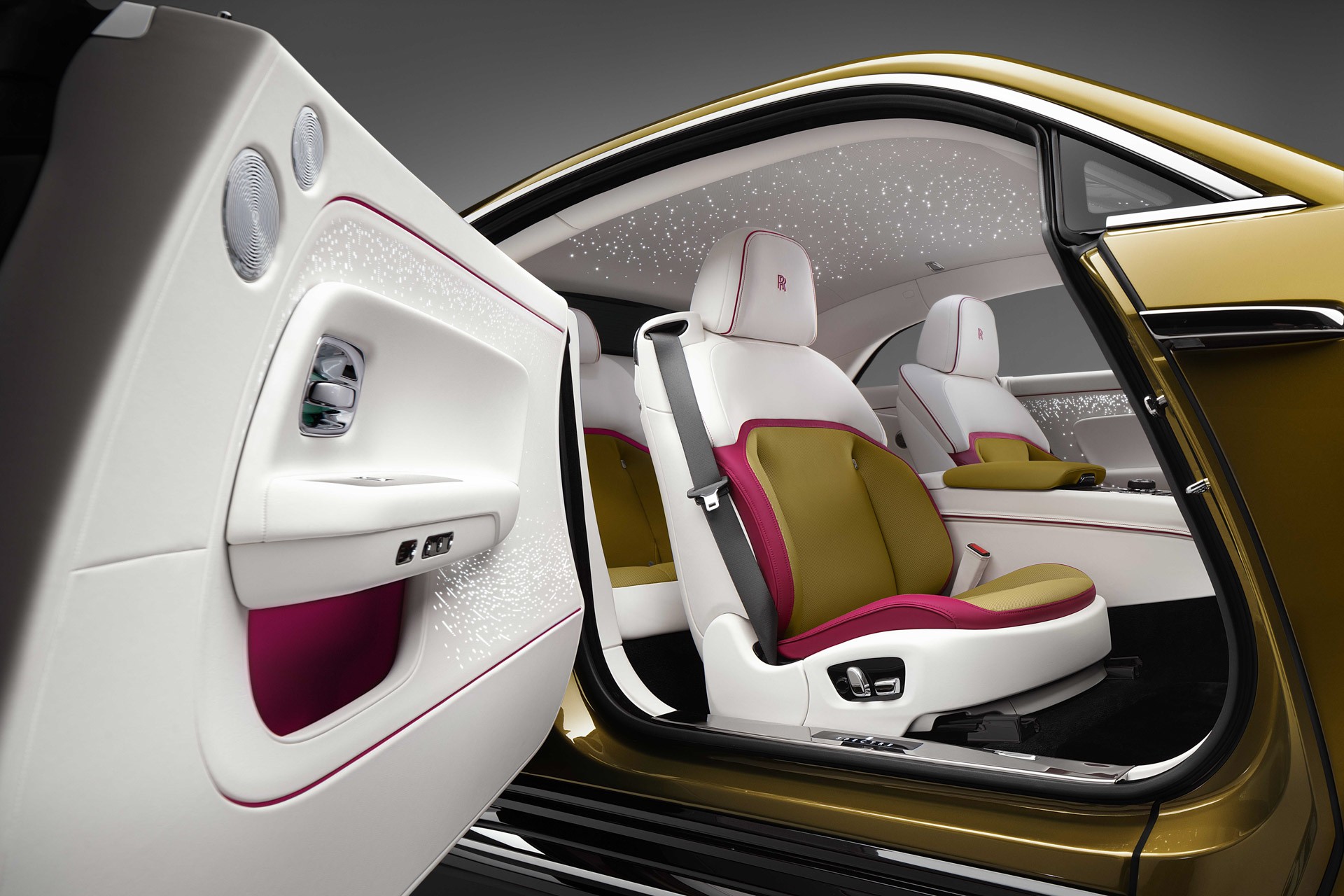 Xe siêu sang chạy điện Rolls-Royce Spectre âm thầm có mặt tại Việt Nam