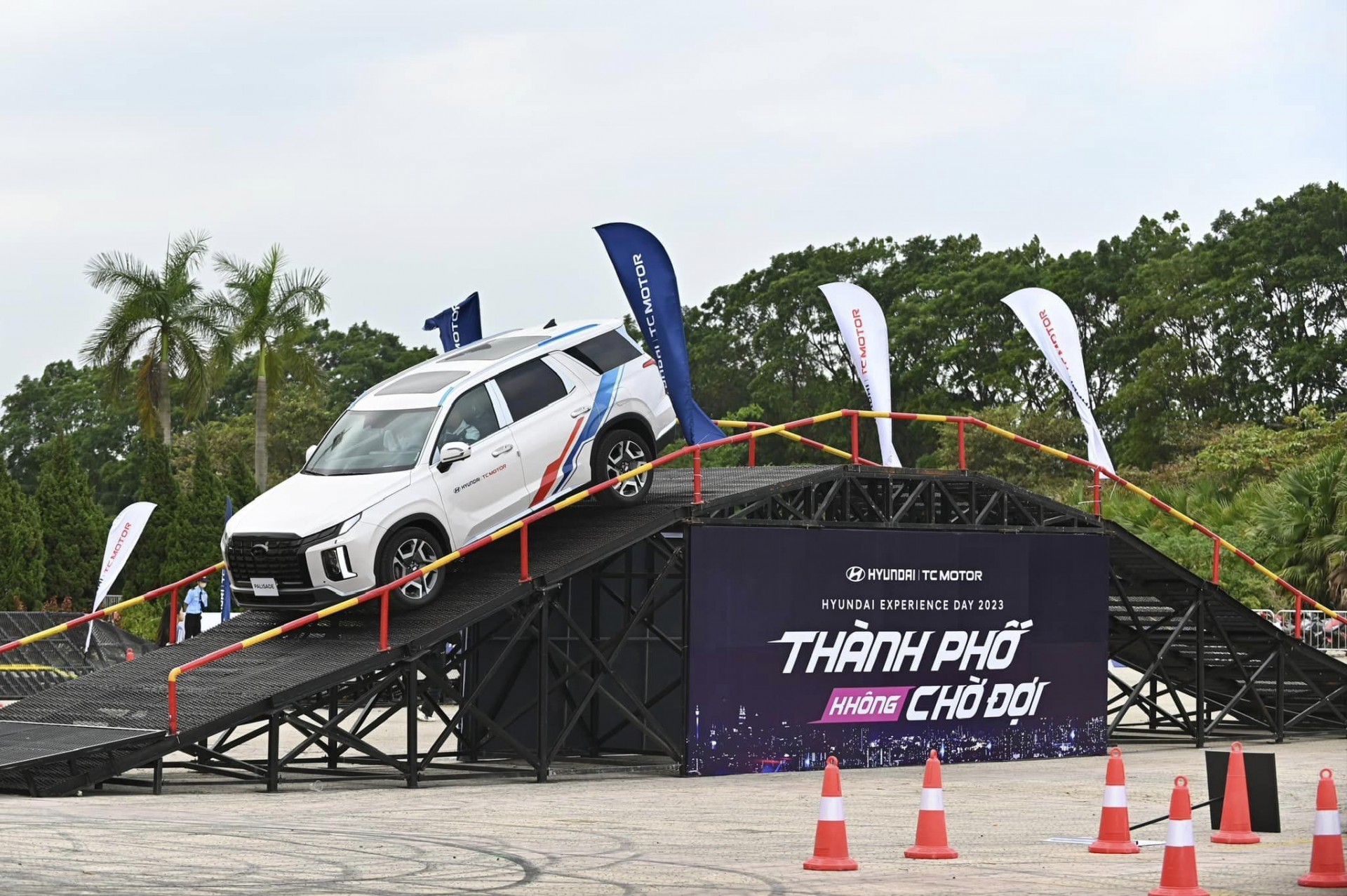 Hấp dẫn giải đua gymkhana trong sự kiện Hyundai Experience Day 2023