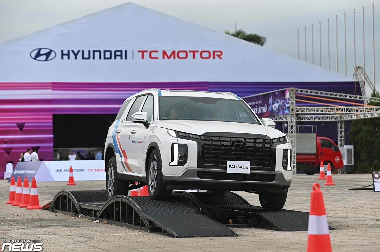 Hấp dẫn giải đua gymkhana trong sự kiện Hyundai Experience Day 2023