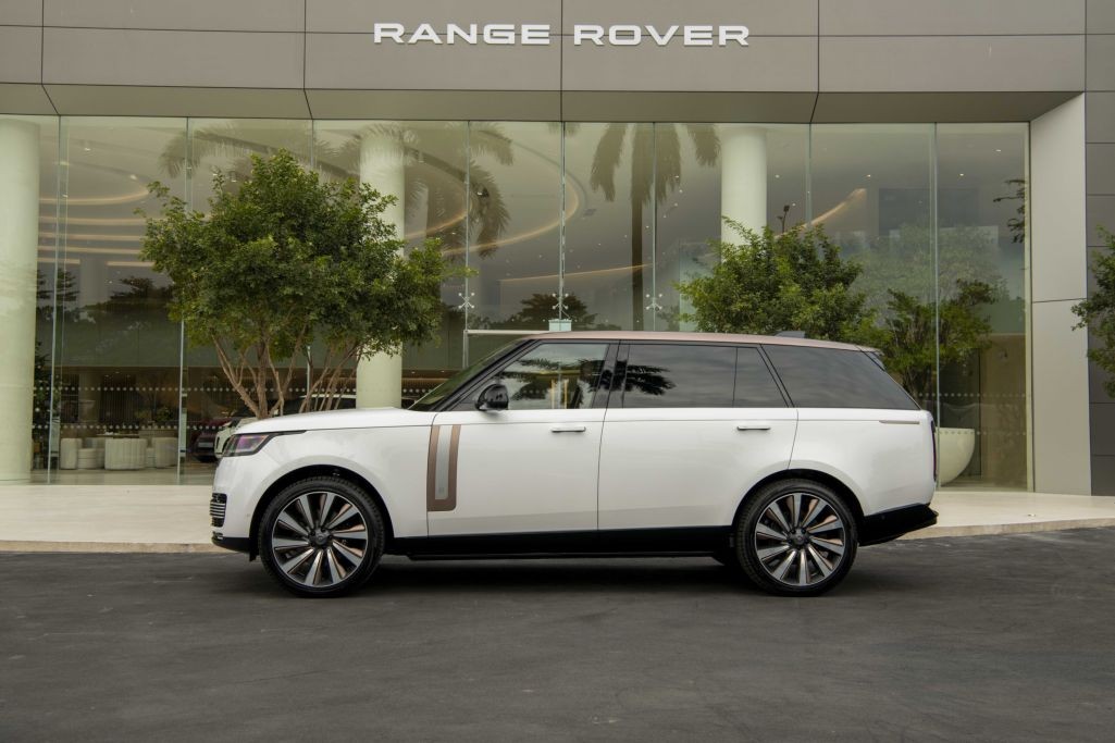 Range Rover SV ra mắt, lựa chọn mới cho giới siêu giàu tại Việt Nam