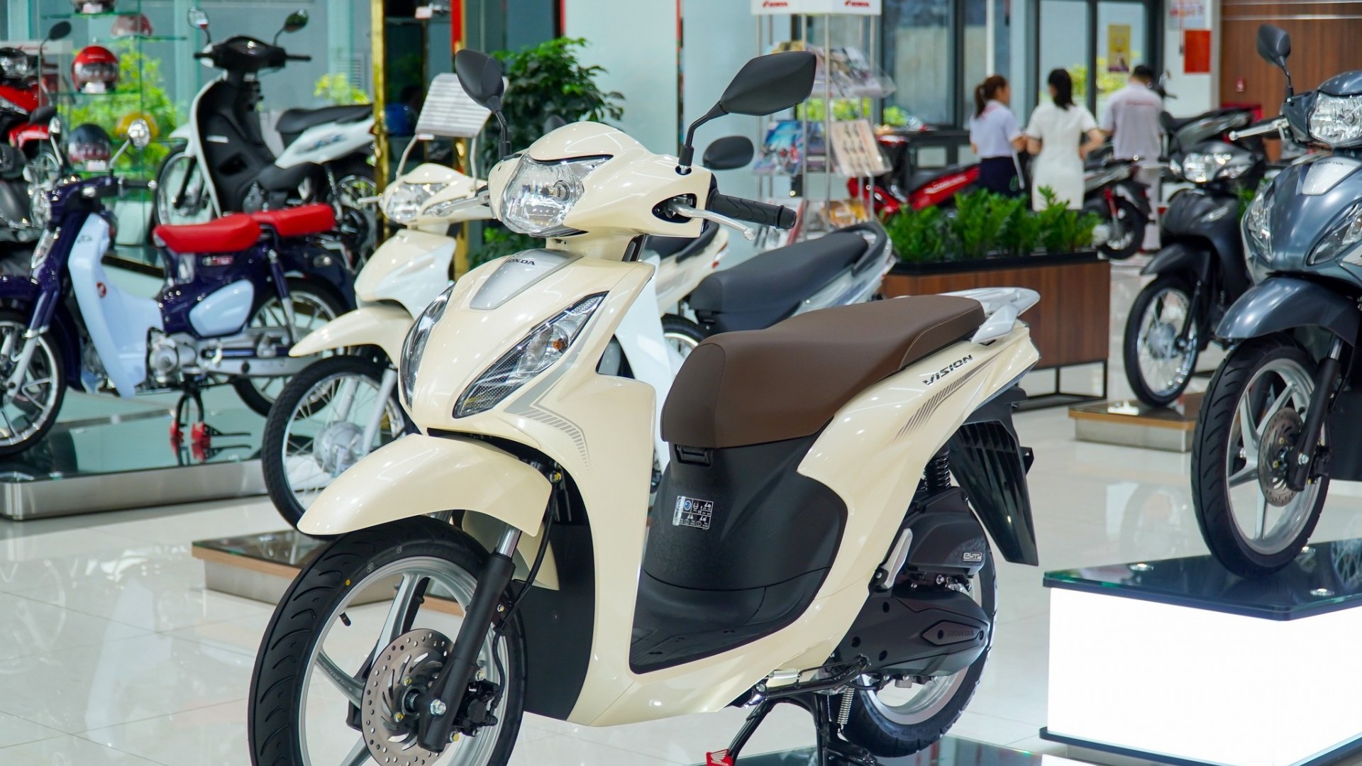 Honda Vision giảm giá mạnh dịp cuối năm, thấp hơn giá đề xuất