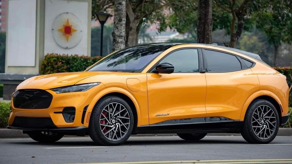 Chịu lỗ hơn 1 tỷ đồng, Ford Mustang Mach-E GT vẫn kén khách mua