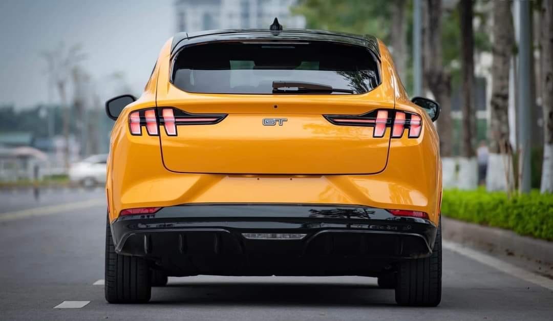 Chịu lỗ hơn 1 tỷ đồng, Ford Mustang Mach-E GT vẫn kén khách mua