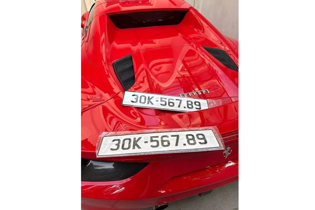 Ferrari 488 Spider đeo biển 30K-567.89 giá 12,57 tỷ đồng