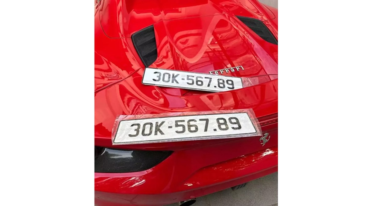 Ferrari 488 Spider đeo biển 30K-567.89 giá 12,57 tỷ đồng
