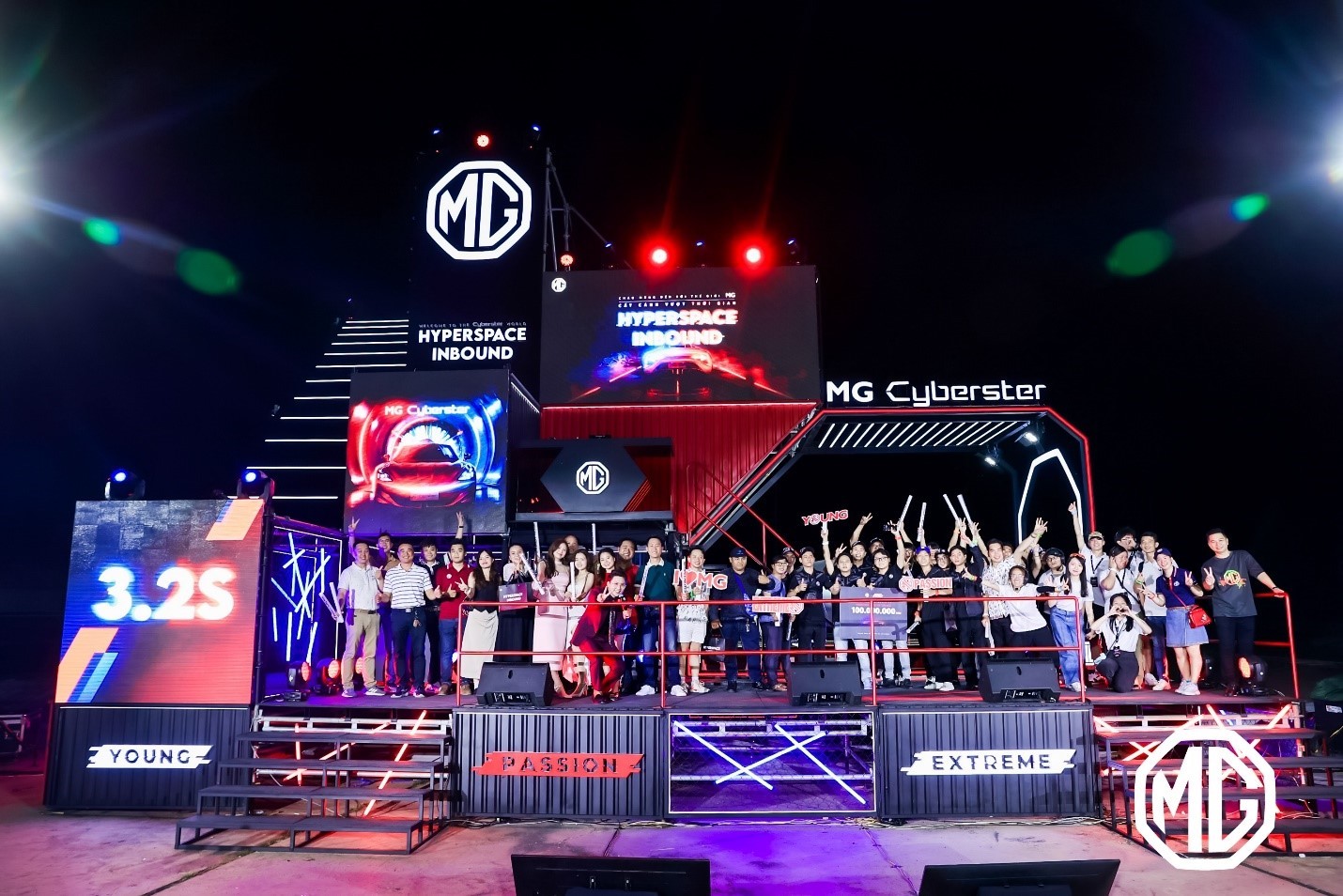Xe thể thao điện mui trần thương hiệu MG ra mắt thị trường Việt Nam