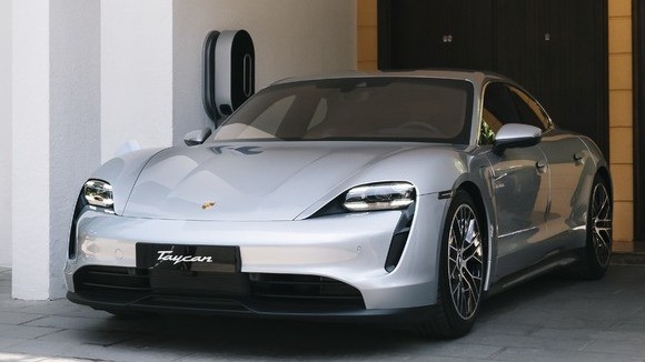 Triệu hồi xe điện Porsche Taycan tại Việt Nam để kiểm tra tình trạng pin