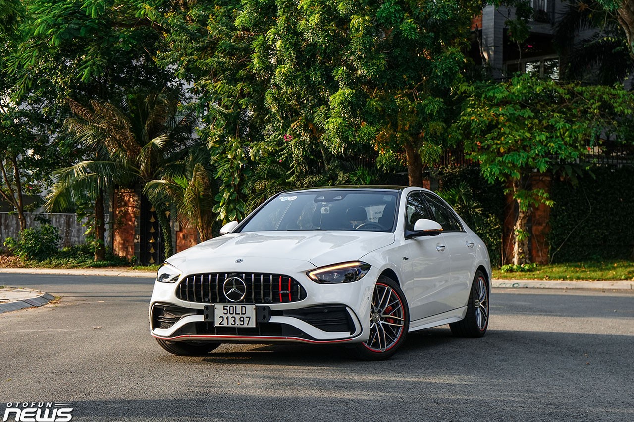 Mercedes-AMG C43: Cỗ máy F1 bên trong chiếc xe gia đình