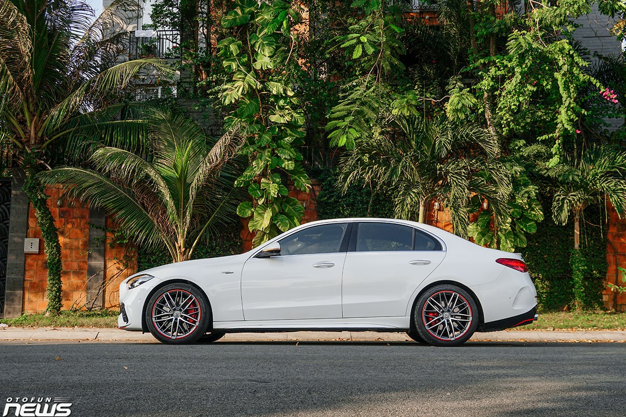 Mercedes-AMG C43: Cỗ máy F1 bên trong chiếc xe gia đình