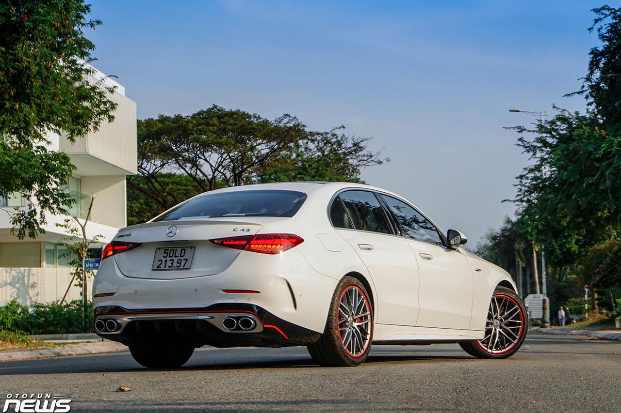 Mercedes-AMG C43: Cỗ máy F1 bên trong chiếc xe gia đình