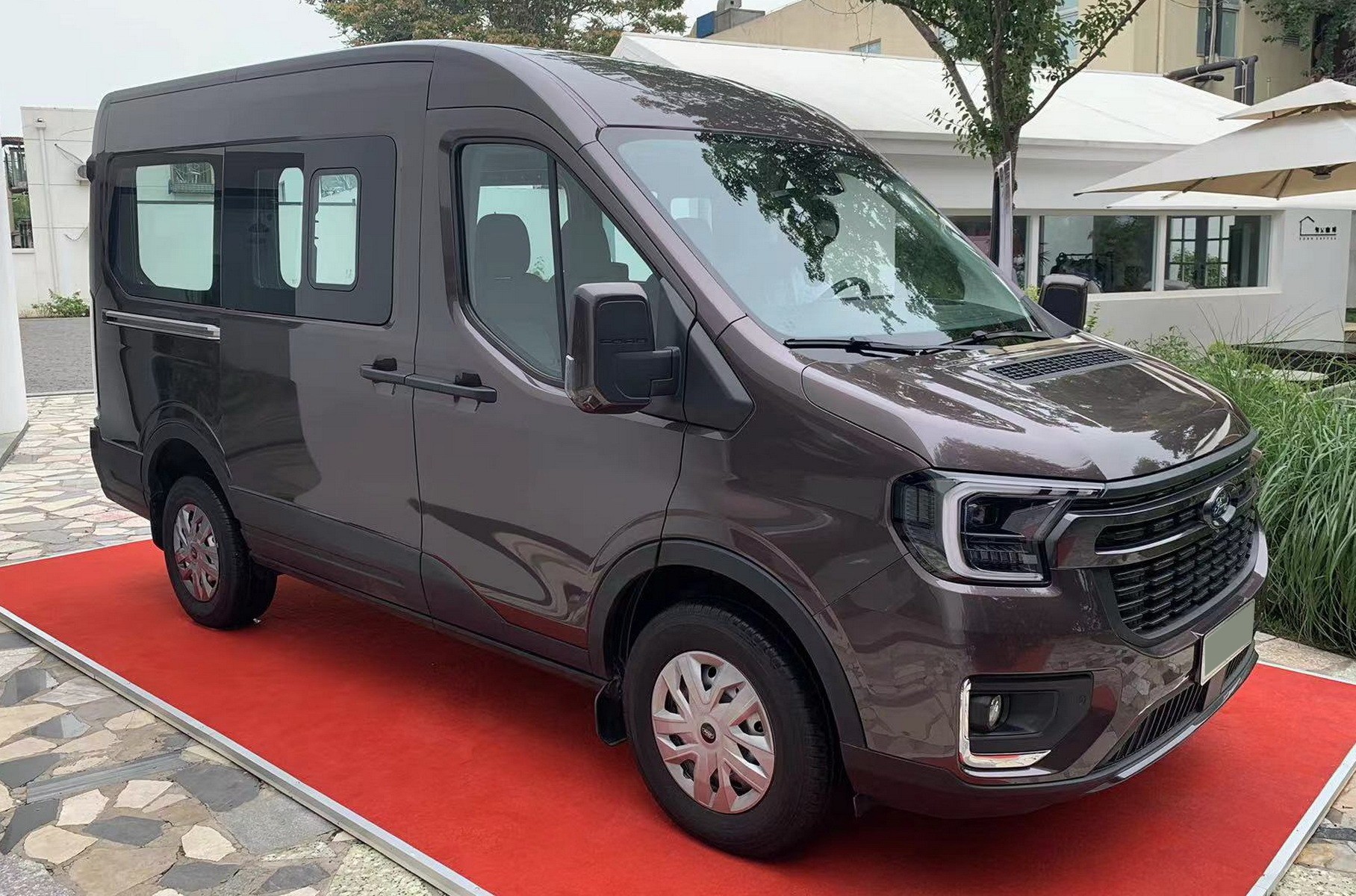 Cận cảnh Ford Transit 2024 về sắp được bán tại Việt Nam