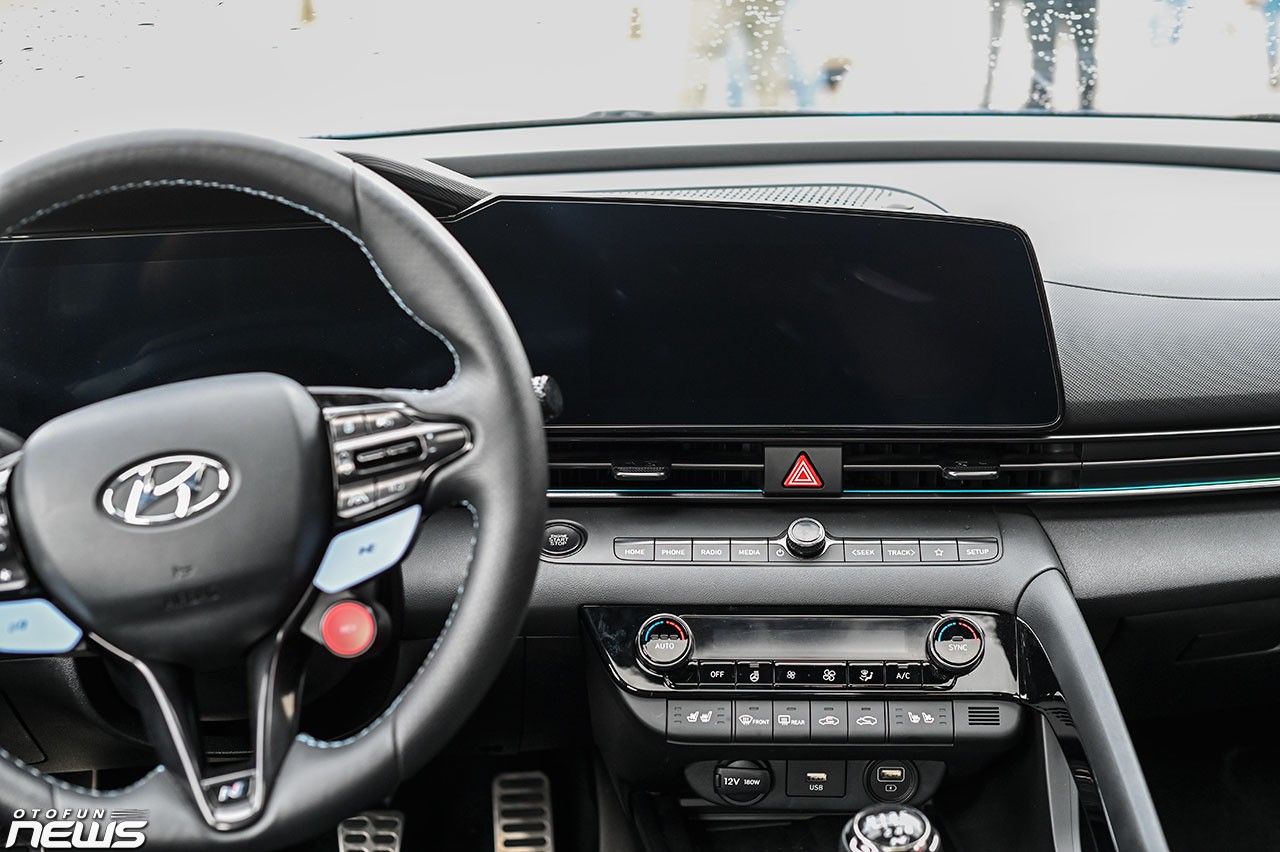 Chi tiết Hyundai Elantra N vừa được mang về Việt Nam