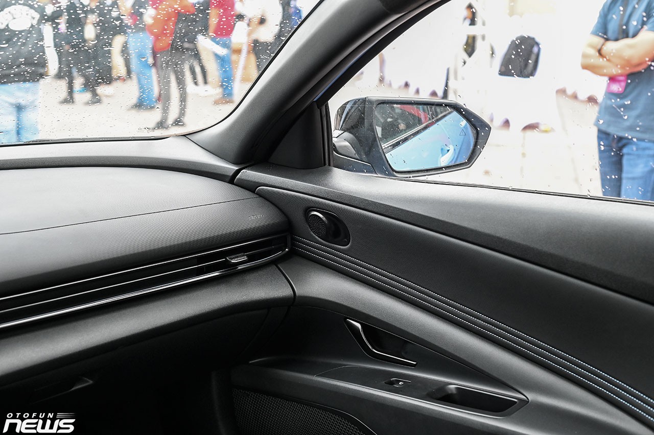 Chi tiết Hyundai Elantra N vừa được mang về Việt Nam