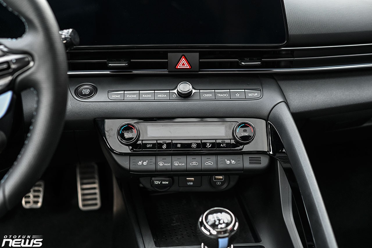 Chi tiết Hyundai Elantra N vừa được mang về Việt Nam