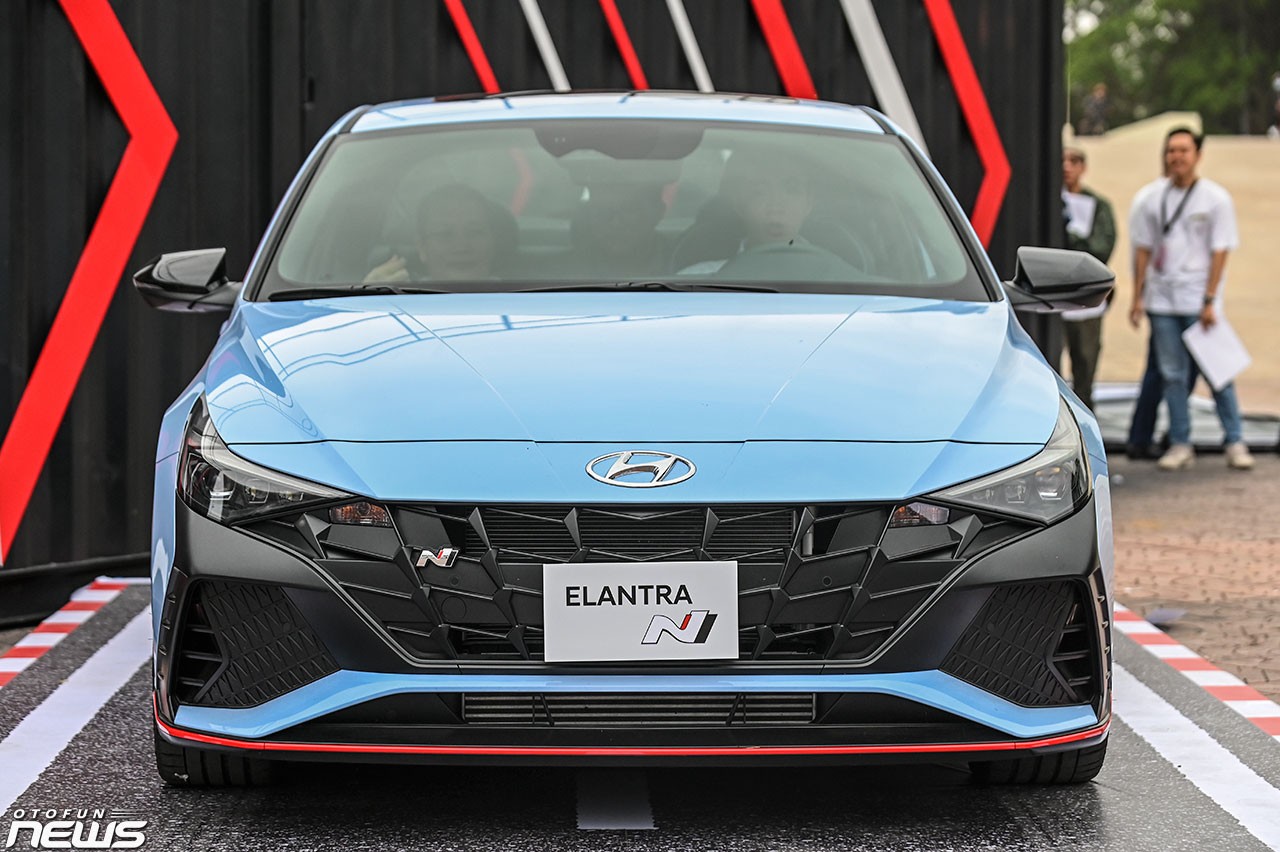 Chi tiết Hyundai Elantra N vừa được mang về Việt Nam