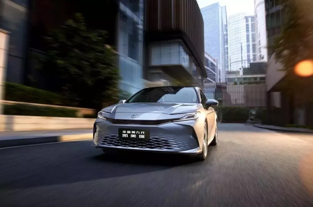 Toyota Camry 2024 ra mắt tại Trung Quốc