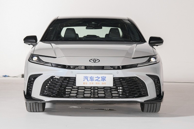 Toyota Camry 2024 ra mắt tại Trung Quốc