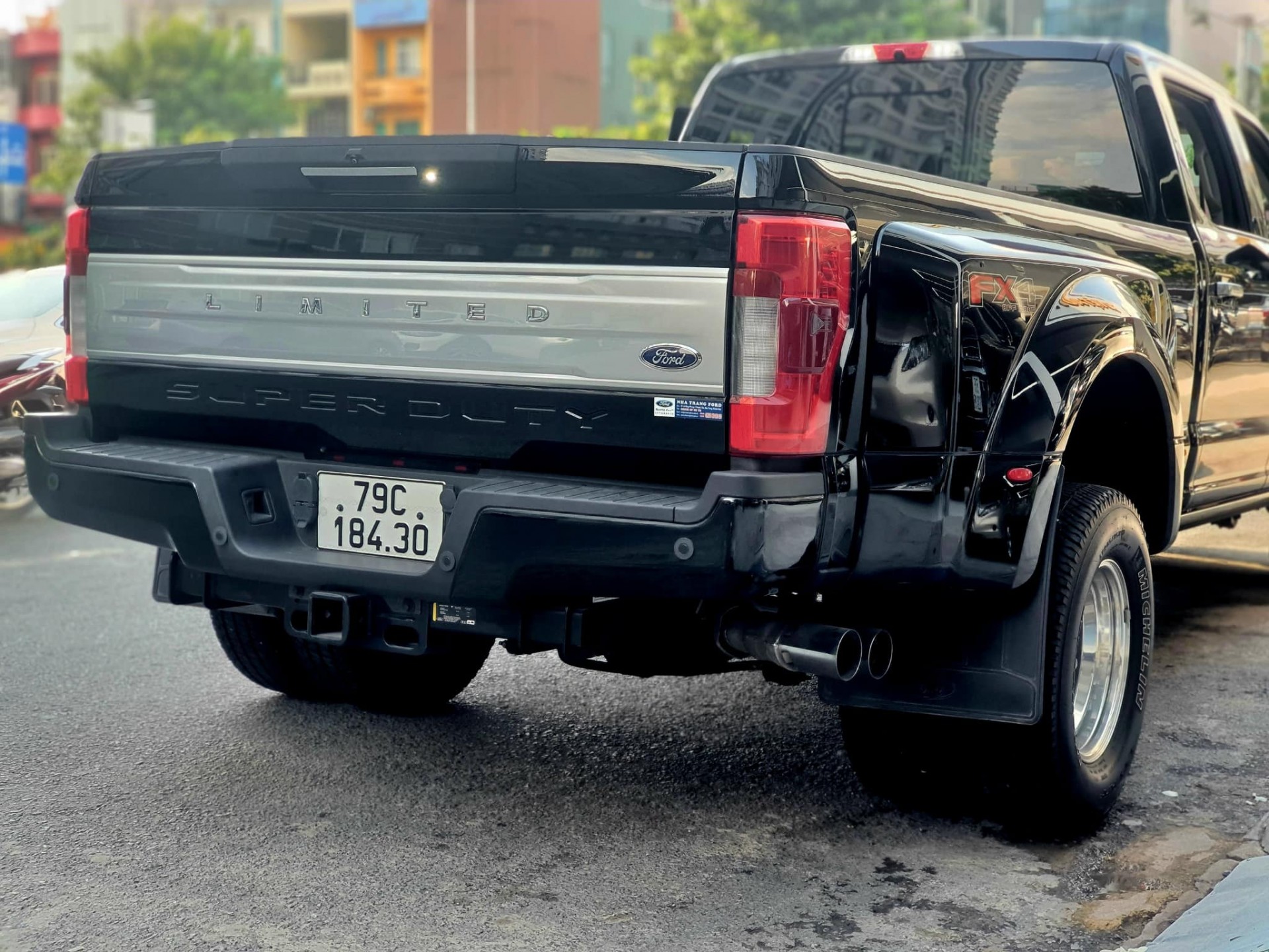 Ford F-350 độc nhất Việt Nam lên sàn xe cũ, giá rao bán gần 4,7 tỷ đồng