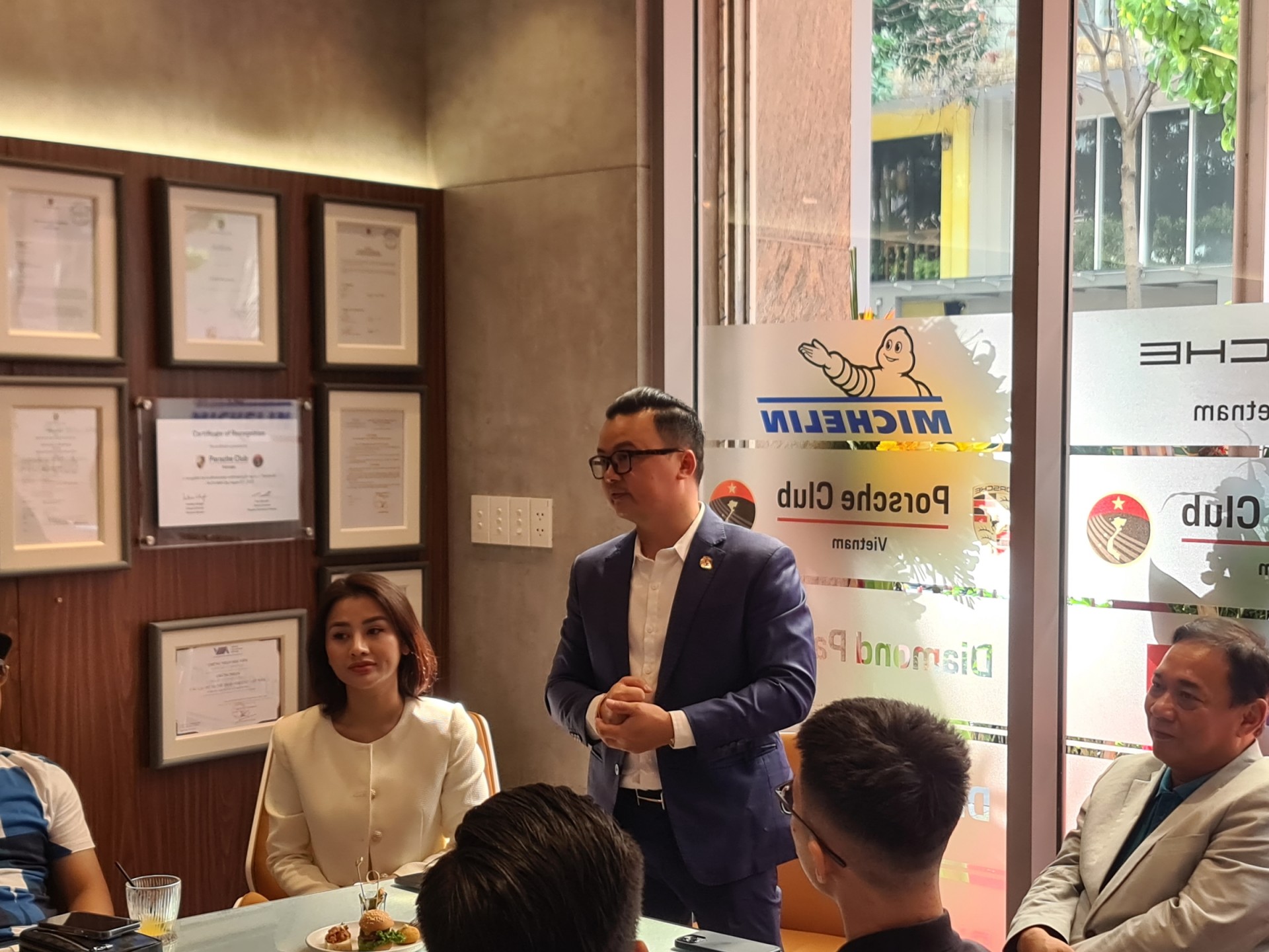 Porsche Club Vietnam khai trương văn phòng mới, hướng tới mục tiêu 500 thành viên Porsche Club Vietnam khai trương văn phòng mới, hướng tới mục tiêu 500 thành viên