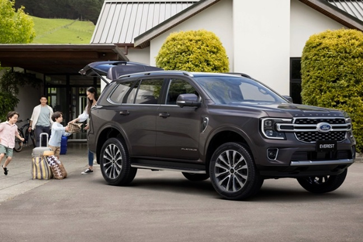 Ford sắp giới thiệu Everest V6 Platinum 2024 tại Thái Lan