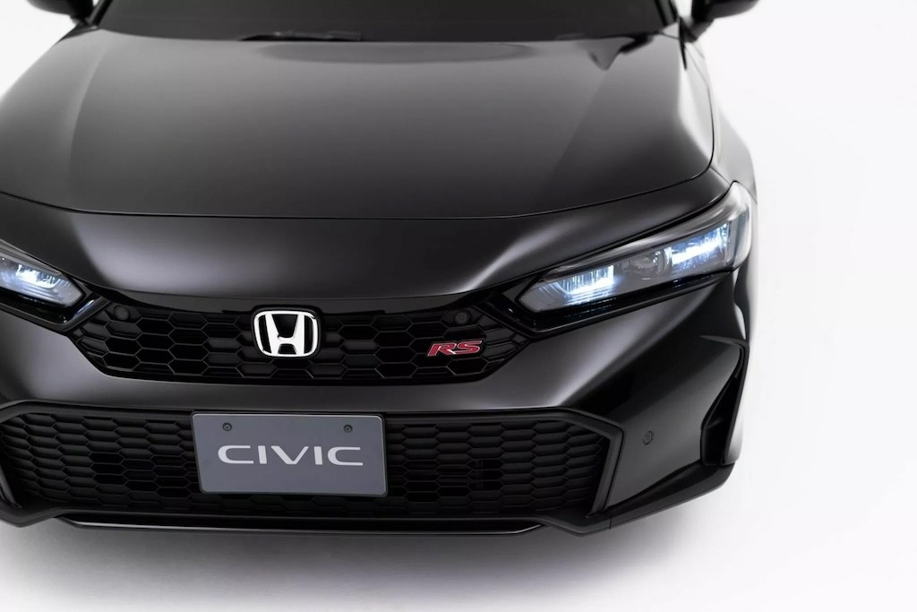 Lộ diện Honda Civic RS 2024, tăng hiệu năng thêm tùy chọn hộp số sàn