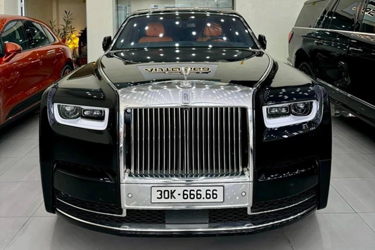 Xe siêu sang Rolls-Royce Phantom VIII đeo biển số 20 tỷ đồng