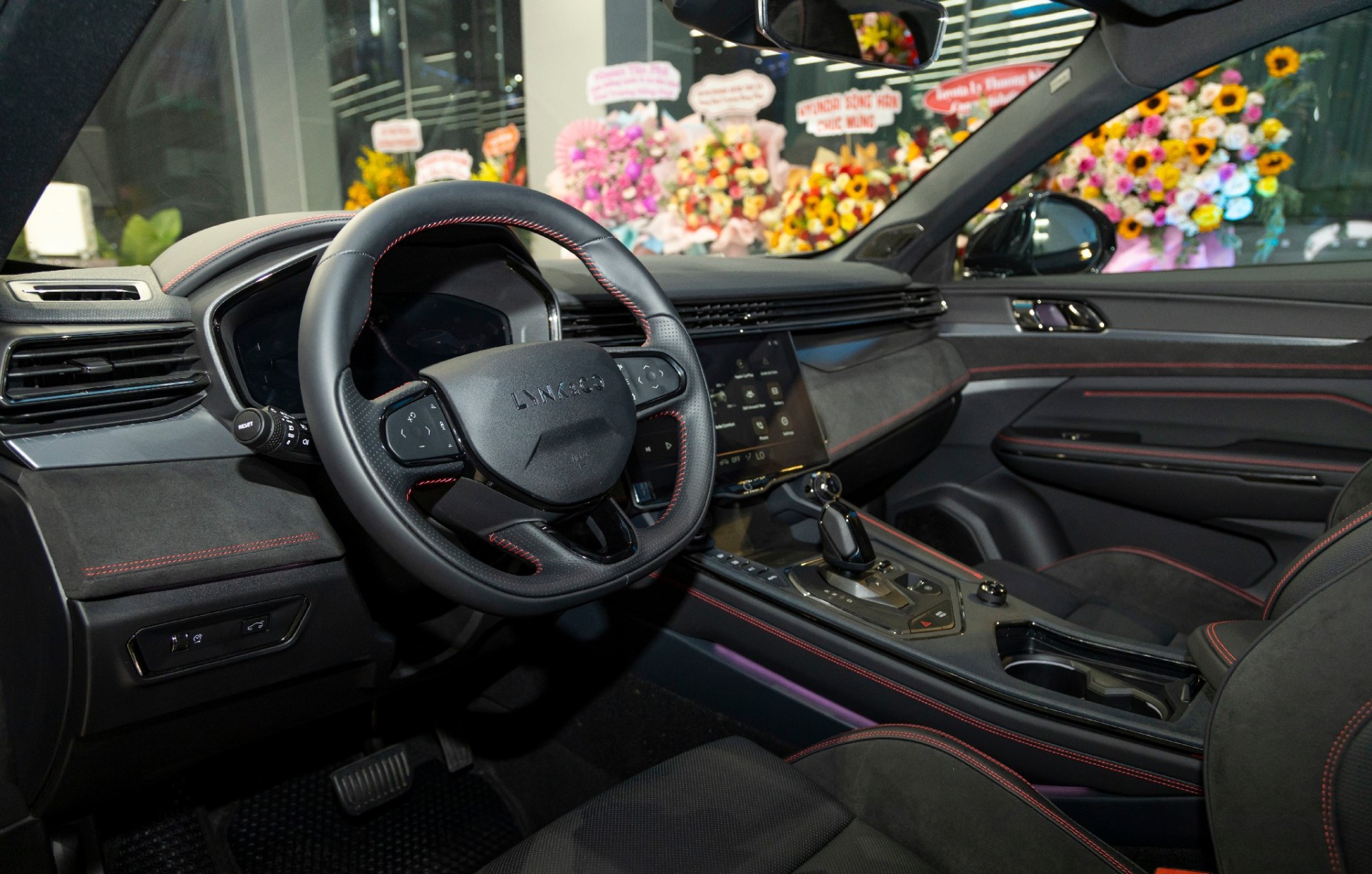 Lynk & Co 01 lướt đi 4.000km bán lỗ gần 200 triệu đồng