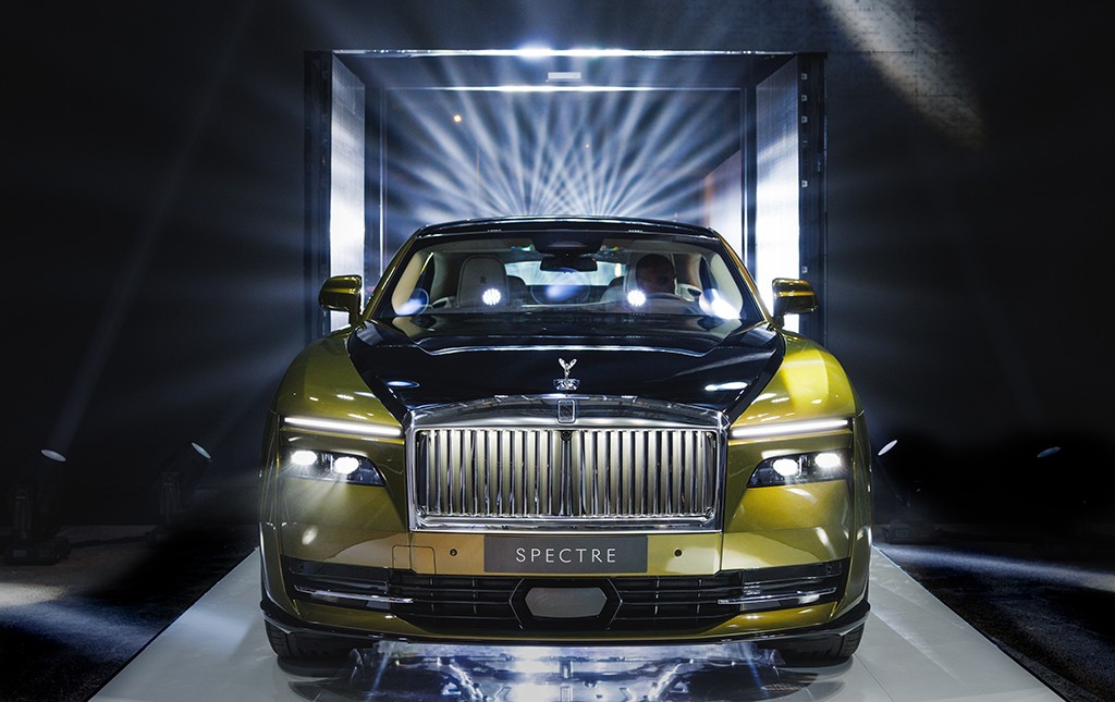 Cận cảnh Rolls-Royce Spectre 2024 - Chiếc xe điện có giá đắt nhất Việt Nam