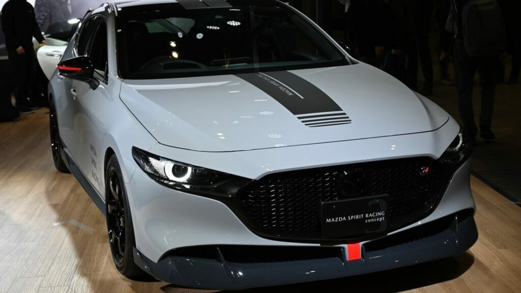 Mazda Spirit Racing 3 - kẻ đối đầu Honda Civic Type R