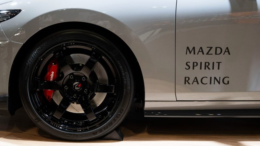 Mazda Spirit Racing 3 - kẻ đối đầu Honda Civic Type R