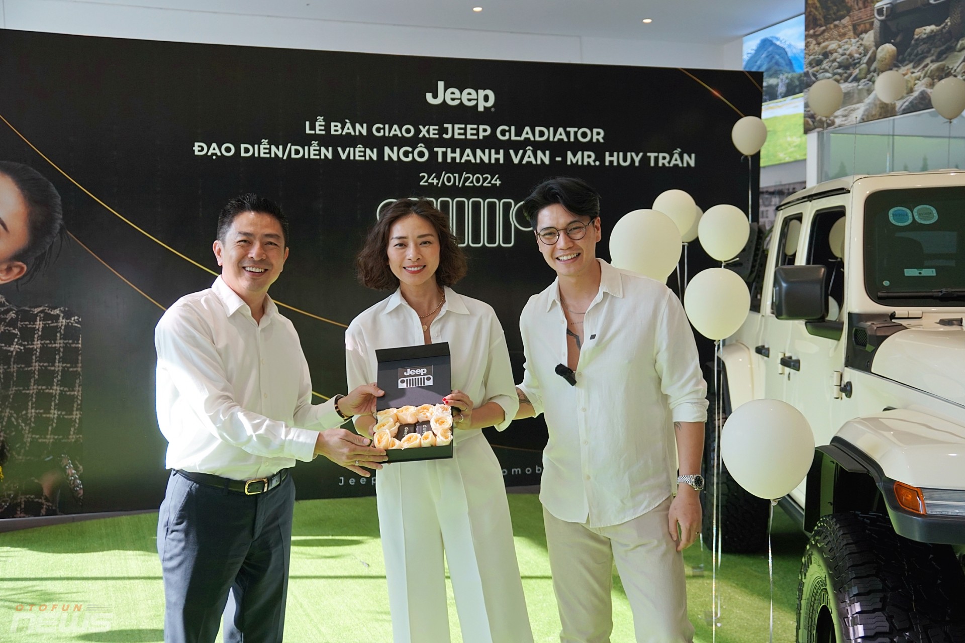 'Đả nữ' Ngô Thanh Vân được tặng Jeep Gladiator