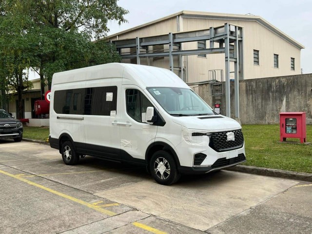 Ford Transit 2024 đã về nhà máy Việt Nam